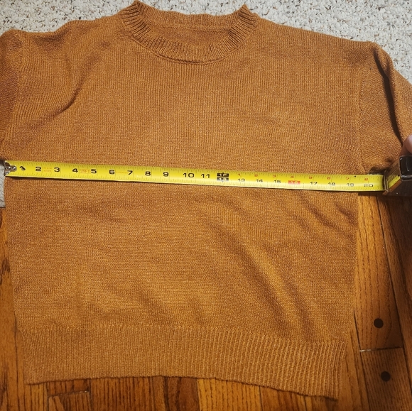 Women's Orangey Sweater- Never Worn - Picture 2 of 2